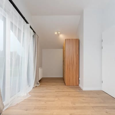 Miete einer stilvollen 4-Zimmer-Wohnung, 77 m², Stadtteil Bronowice, Krakau, Polen
